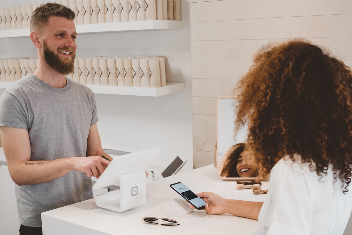 Ecommerce SEO Singapore: How Shopify and WooCommerce Stores Win on Google and AI Search